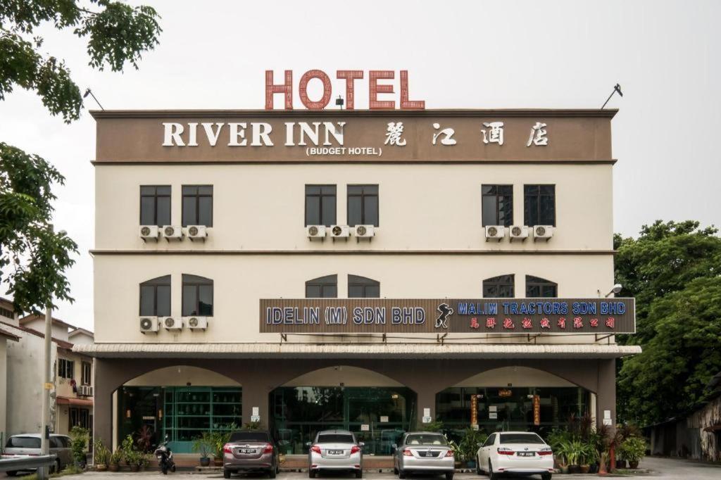 Oyo 301 River Inn Hotel Butterworth Extérieur photo