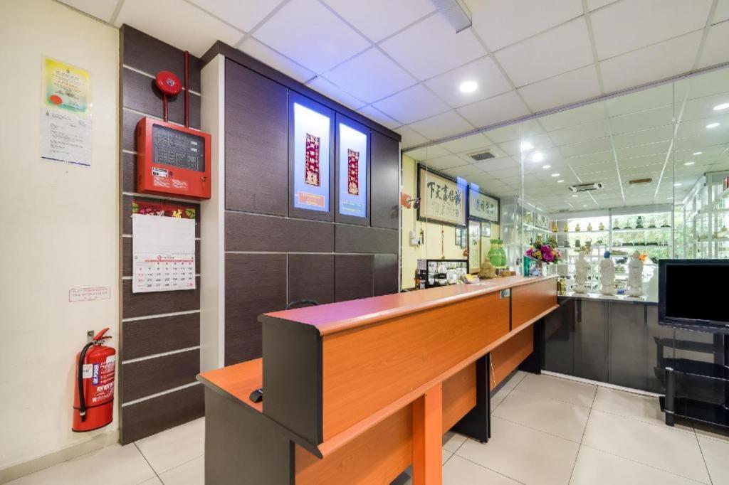 Oyo 301 River Inn Hotel Butterworth Extérieur photo