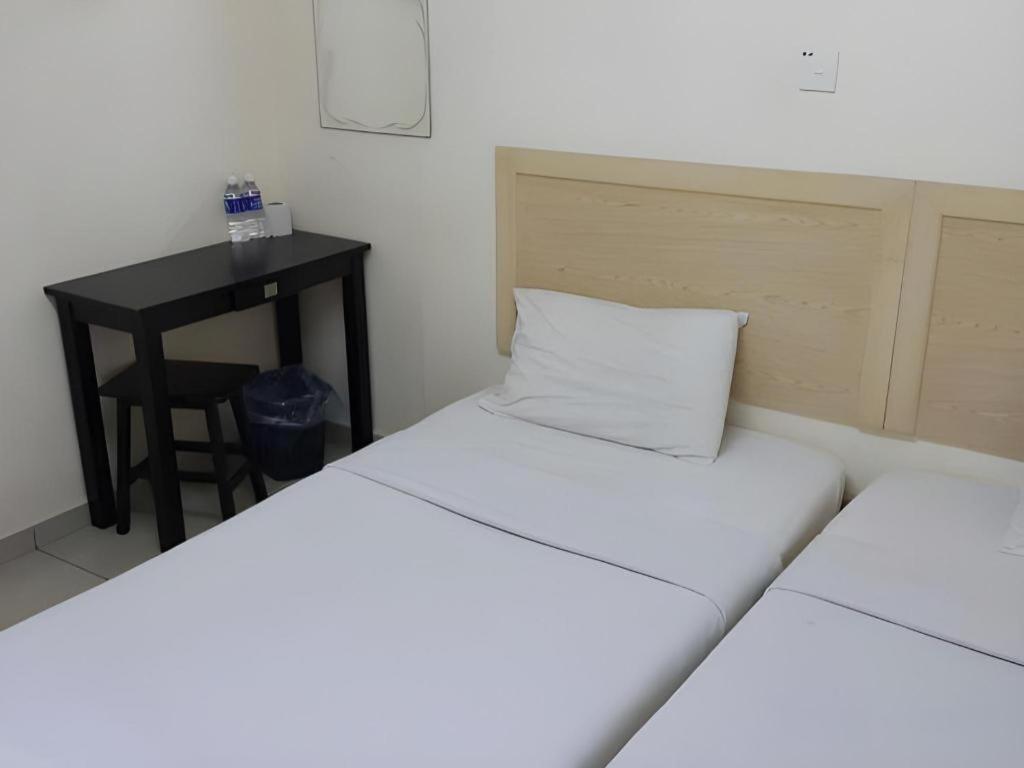 Oyo 301 River Inn Hotel Butterworth Extérieur photo