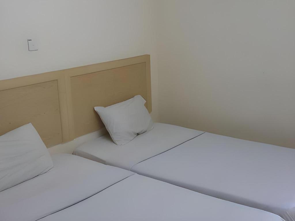 Oyo 301 River Inn Hotel Butterworth Extérieur photo