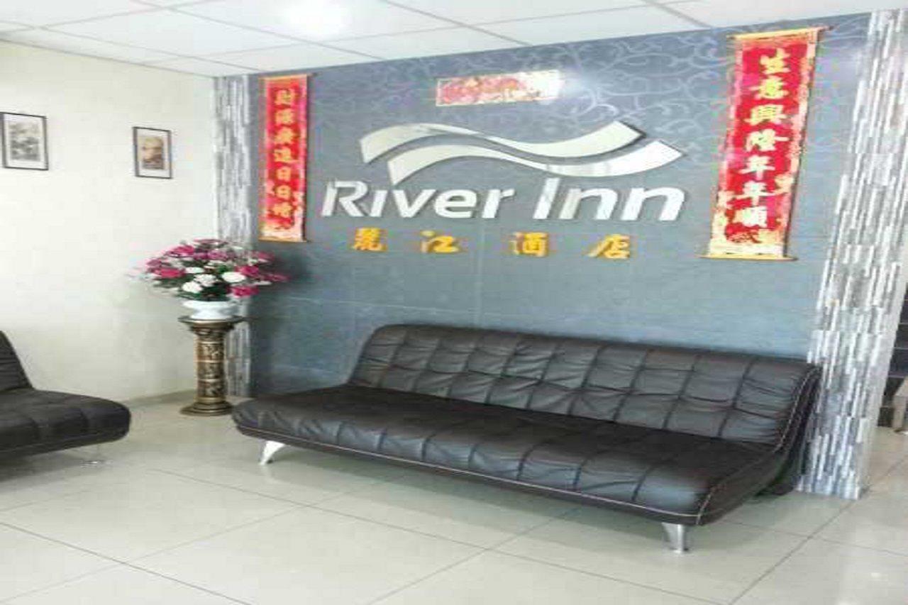 Oyo 301 River Inn Hotel Butterworth Extérieur photo