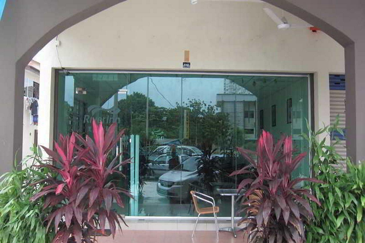 Oyo 301 River Inn Hotel Butterworth Extérieur photo