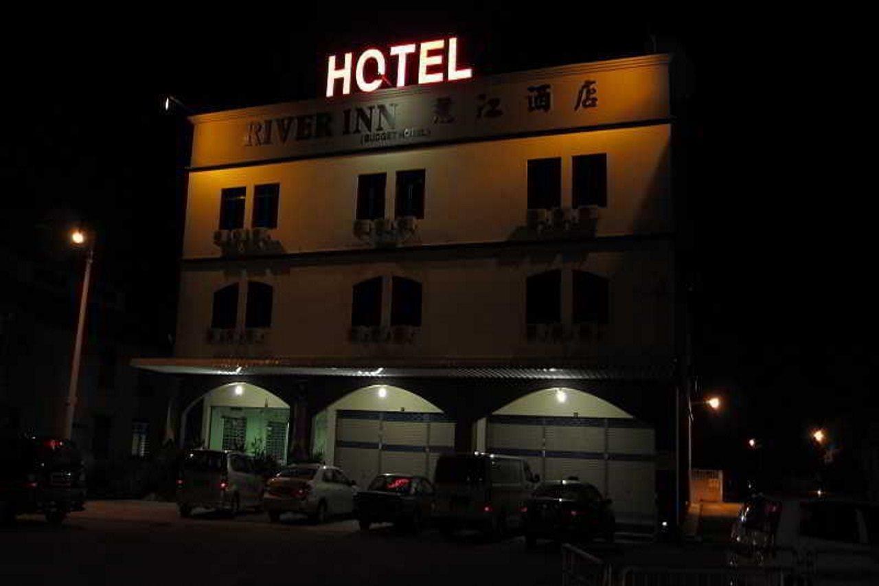 Oyo 301 River Inn Hotel Butterworth Extérieur photo