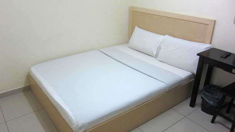 Oyo 301 River Inn Hotel Butterworth Extérieur photo