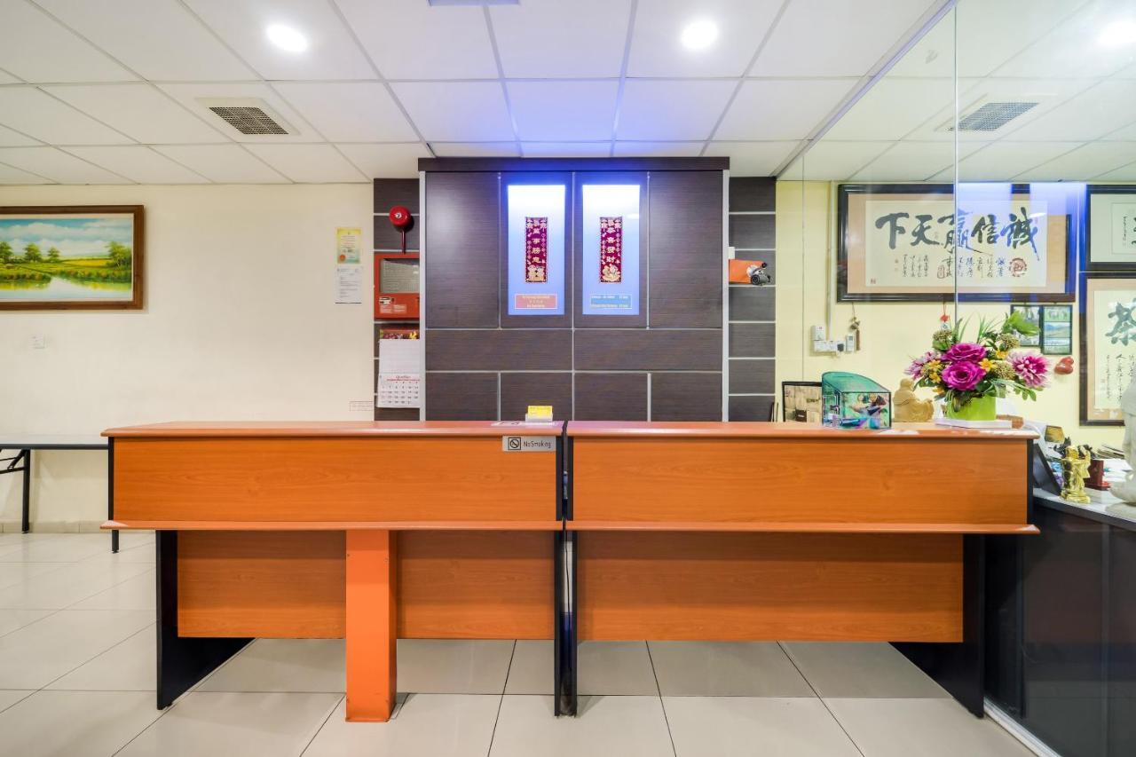 Oyo 301 River Inn Hotel Butterworth Extérieur photo