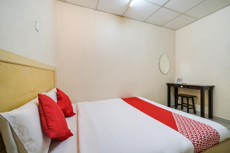 Oyo 301 River Inn Hotel Butterworth Extérieur photo